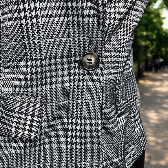 Kaii Los Angeles Black & White Houndstooth Point Plaid Single Button Blazer - Picture 12 of 16